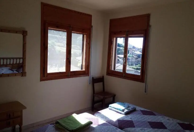 ルームシェアのワンベッド, Villa Garibaldi