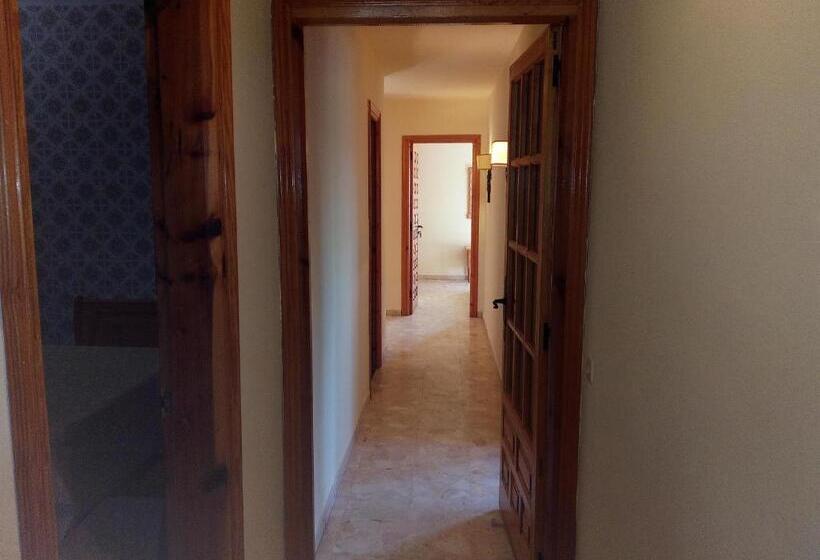 سرير فى غرفة مشتركه, Villa Garibaldi