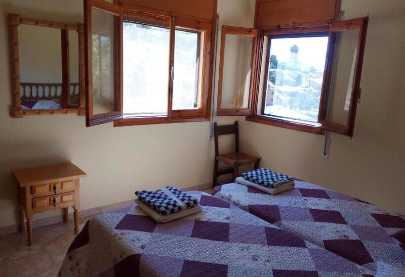 سرير فى غرفة مشتركه, Villa Garibaldi