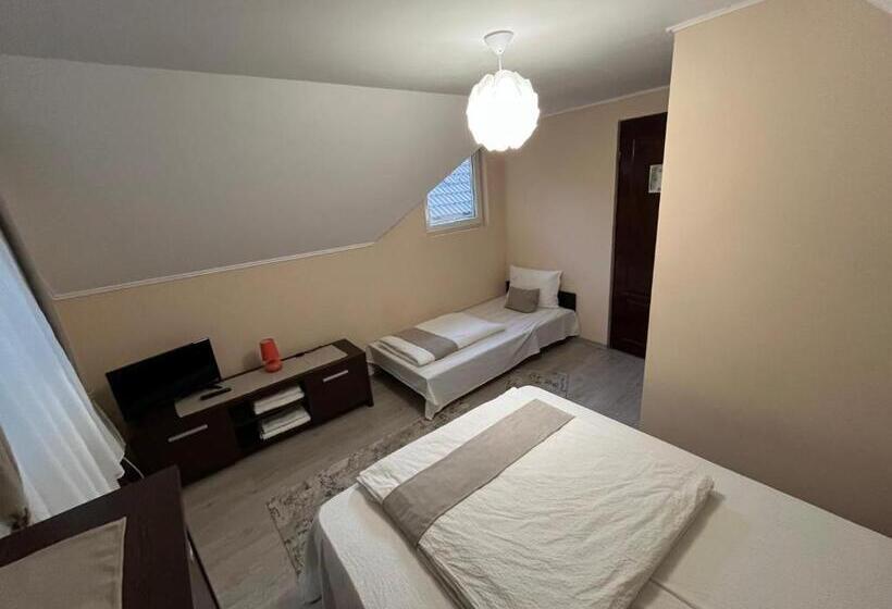 침실 2개 스위트, Matyas Vendeghaz