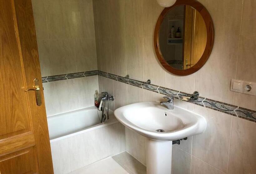 Familjerum, O Fogar Do Monte