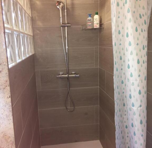 Familjerum, O Fogar Do Monte