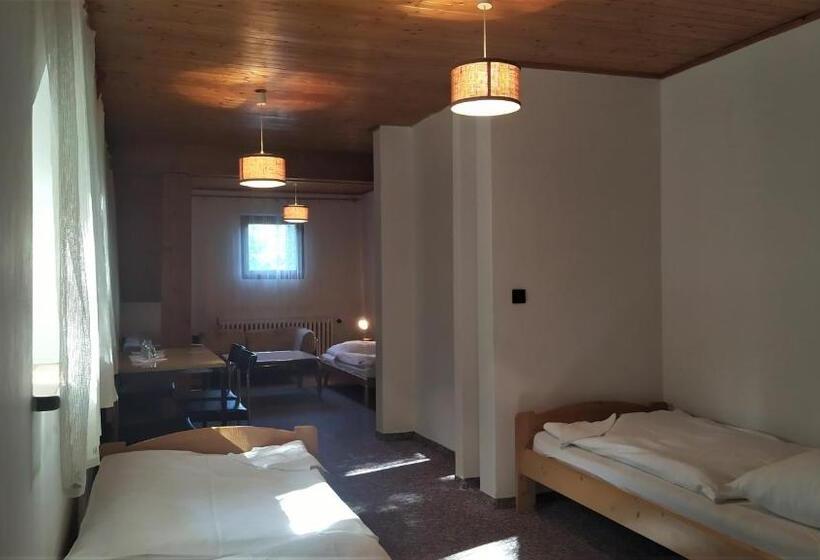 Családi Szoba, Sola Gratia