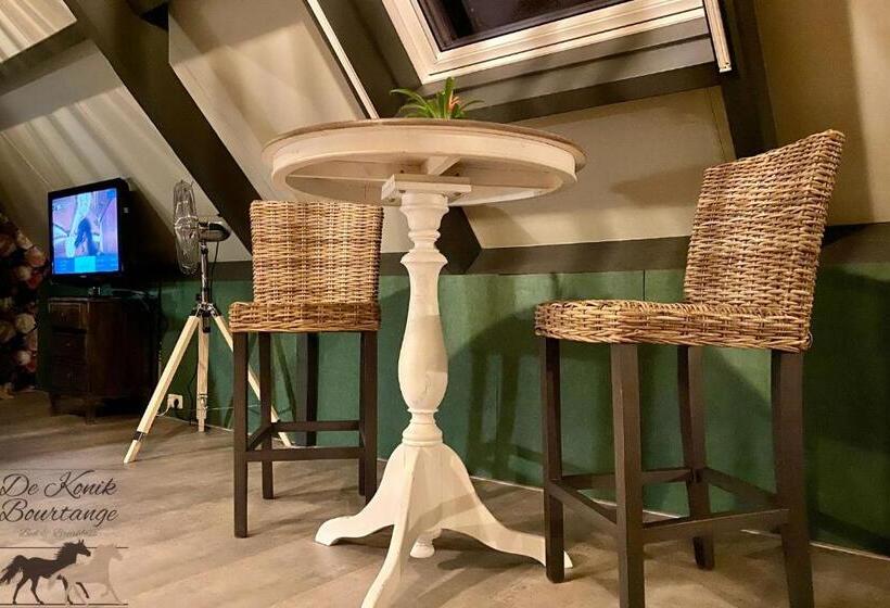 Standard room with outdoor bath, B&b De Konik Bourtange