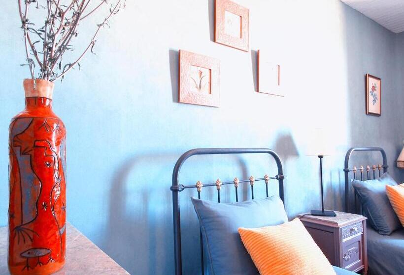 חדר משפחתי, La Bastide De Canaules