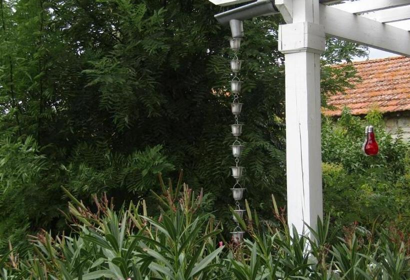 סוויטה נוף לגינה, La Bastide De Canaules