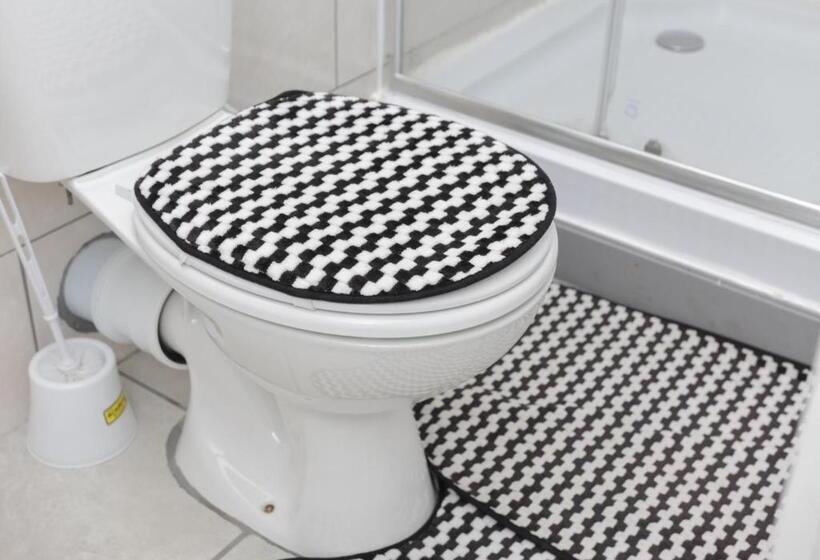 اتاق اکونومی, Kingsworth Inn Port Elizabeth