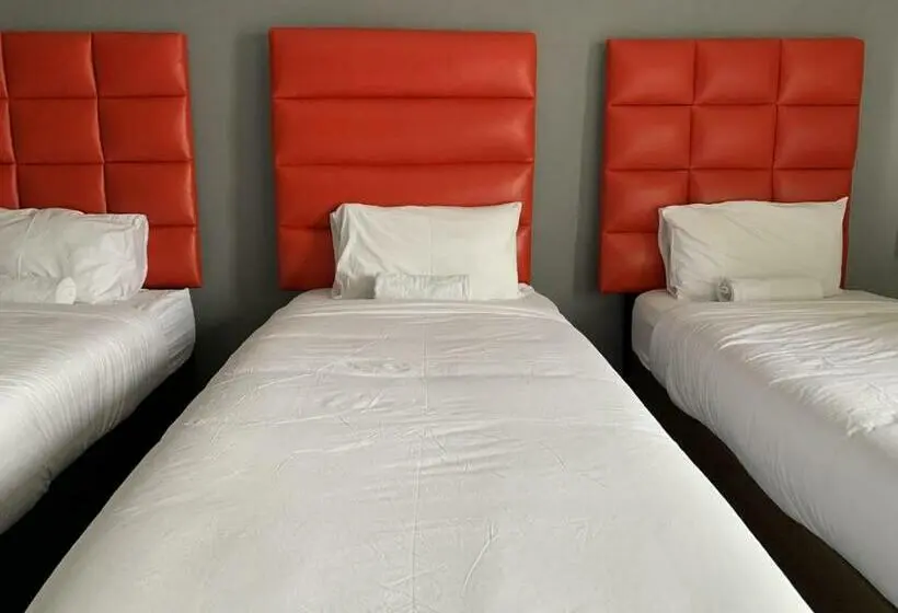 اتاق خانوادگی, Kingsworth Inn Port Elizabeth