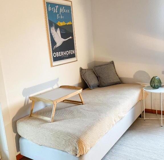شقة غرفة واحدة, Neb Thun Lodge`s Appartement 1 Hilterfingen Ringstrasse 6