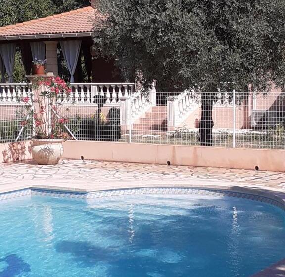 اتاق لوکس, B&b Et Gite D Ayran