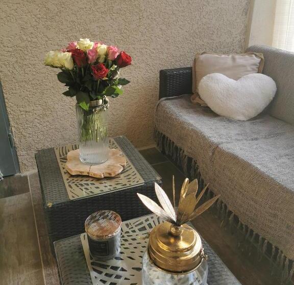 プールビュースイート, Suite Romantique Le Temps D Un Instant Loveroom Hammam Jacuzzi Piscine