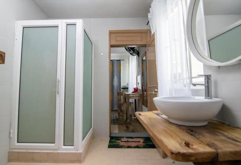 Delüks Oda, La Koquillishe