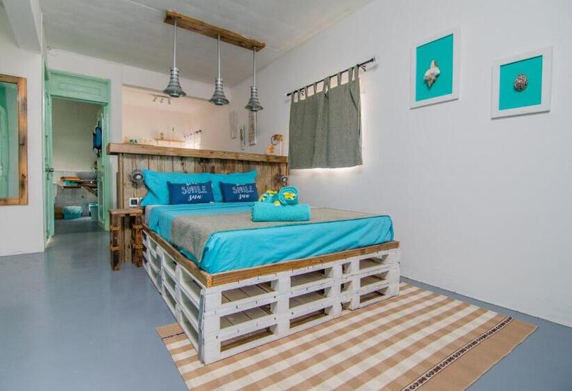 Deniz Mandarazıl Standart Stüdyo, La Koquillishe