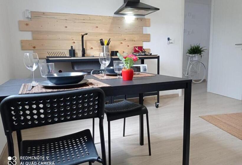 豪华海景房带阳台, Sea View Life