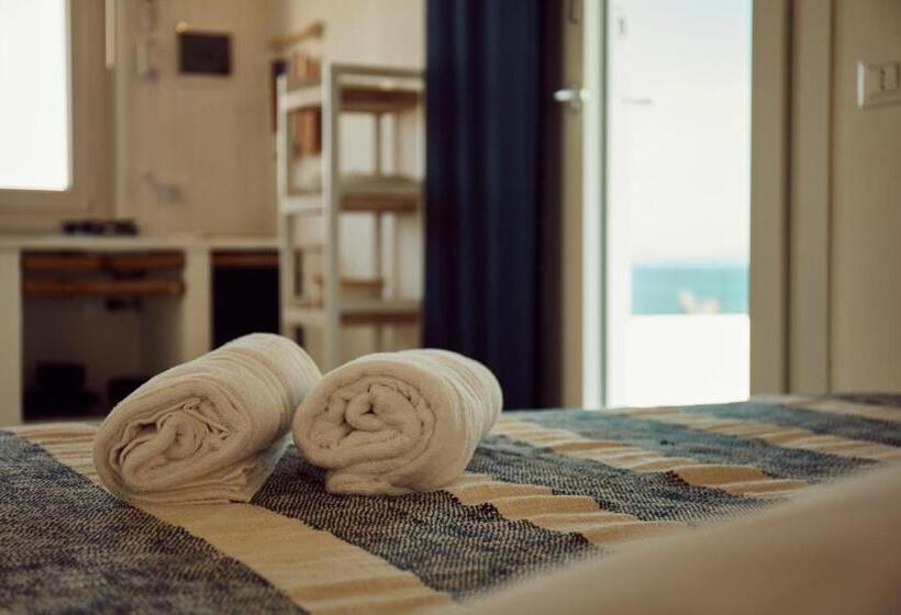 Полулюкс с Бассейном, Sea View Life