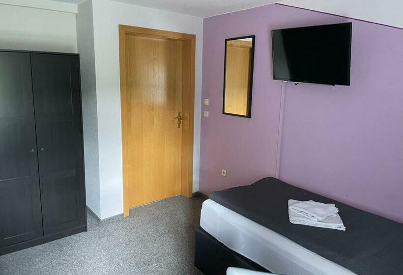 Номер Стандарт, Pension & Gaststätte Bauernstube