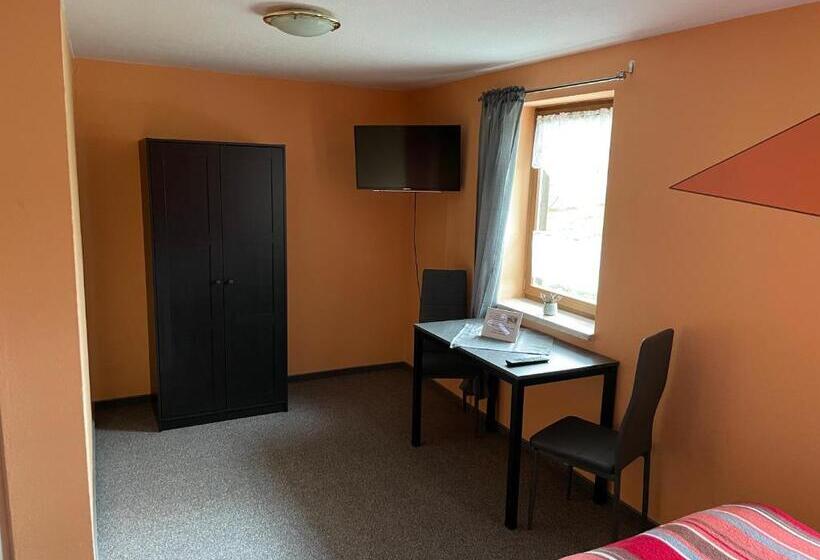 Номер Стандарт, Pension & Gaststätte Bauernstube