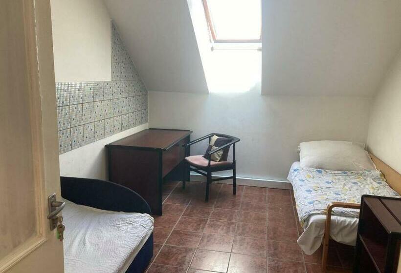 豪华房间, Göncölház