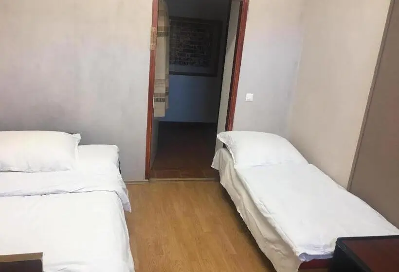 Pokój Basic, Göncölház