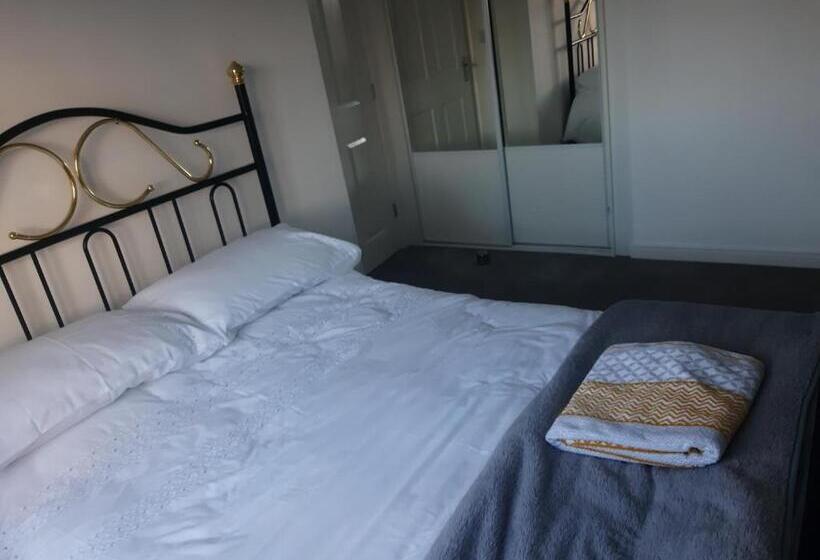 اتاق لوکس, Marias House