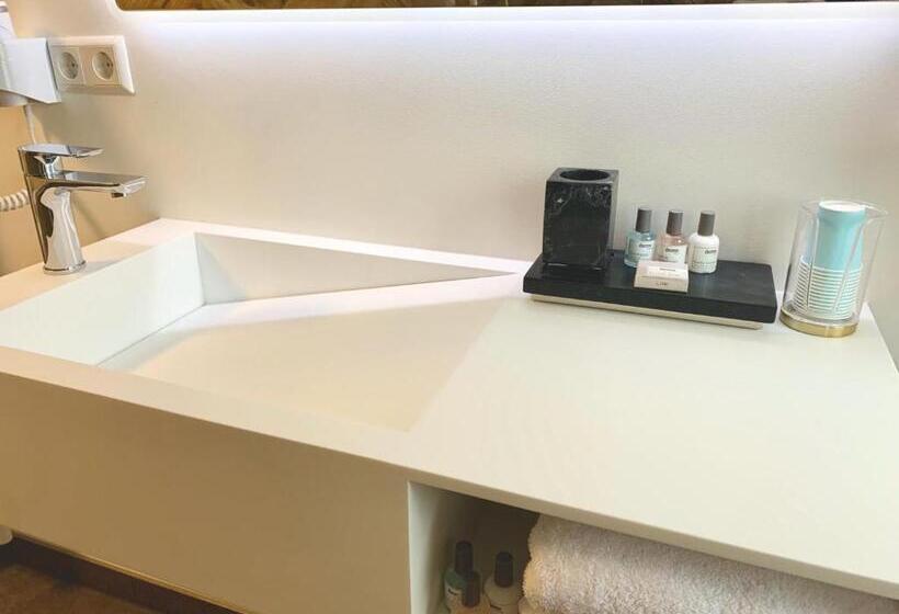 شقة غرفة نوم واحدة مزودة بشُرفة, Lessinghaus