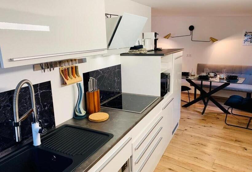 شقة غرفة نوم واحدة مزودة بشُرفة, Lessinghaus