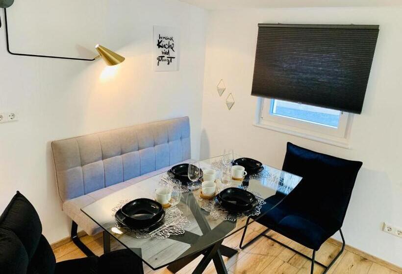 شقة غرفة نوم واحدة مزودة بشُرفة, Lessinghaus