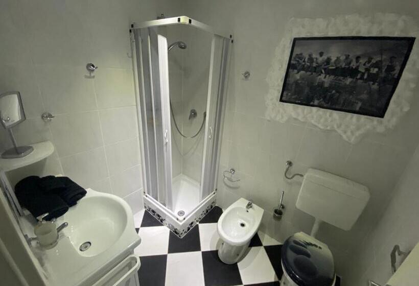 デラックスルーム, B & Baichin