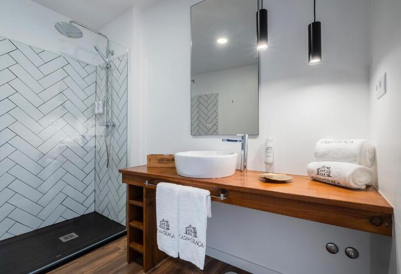 标准间, Casa Da Graça