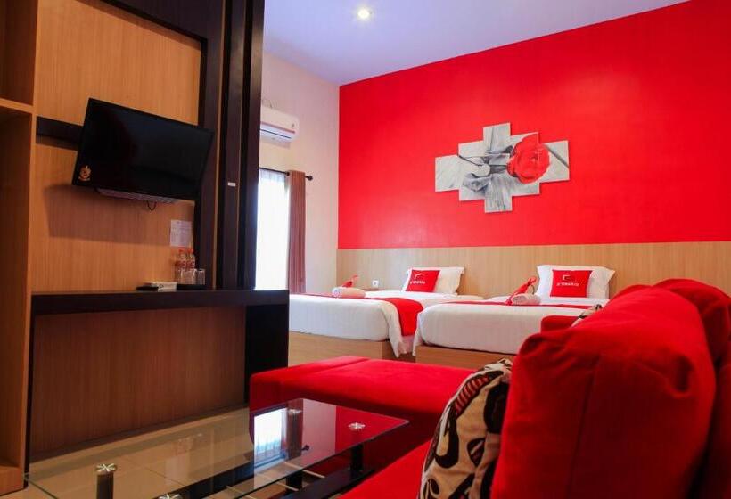 Номер Deluxe, D Shario Hotel Kepanjen