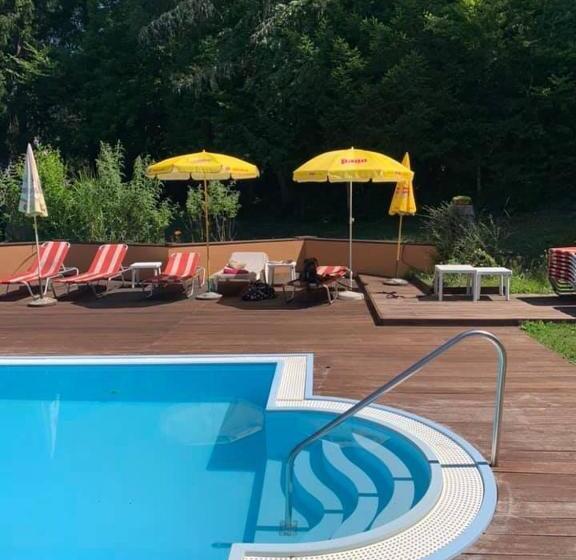 1 Bedroom Apartment Lake View, Garni Haus Am Wald