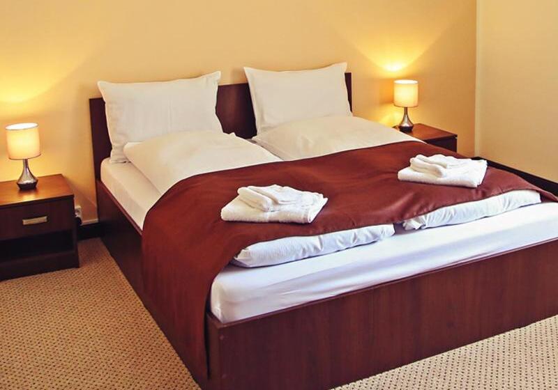 Номер Стандарт, Cazare Karmina