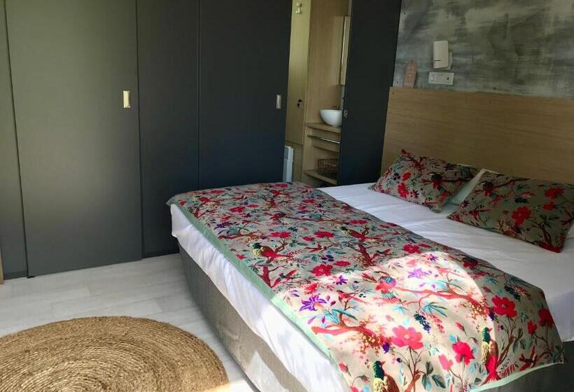 בקתת חדר, Cottage Du Garlai