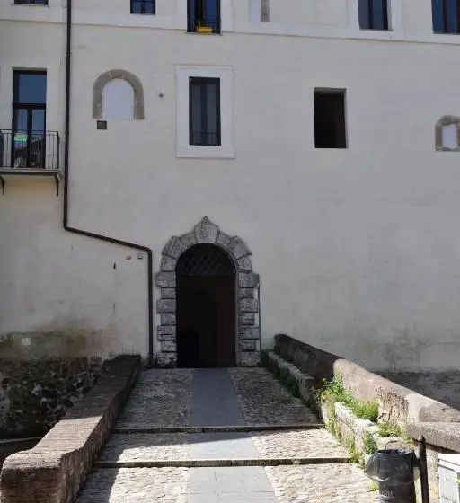 スタンダードスタジオ, Il Cortile Del Castello