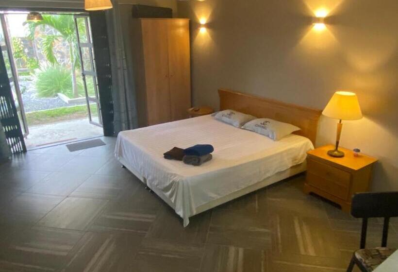 اتاق استاندارد با چشمانداز استخر, Kstudios