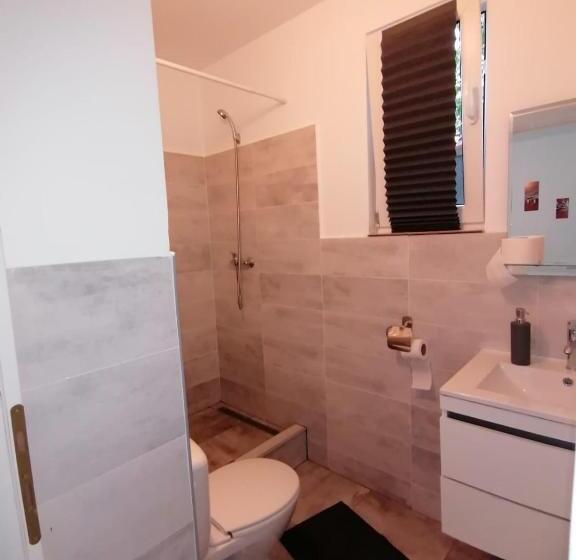 غرفة قياسية رباعية, Vila Ana