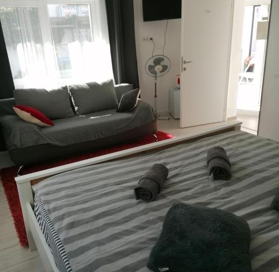 Quarto Quádruplo Estandar, Vila Ana