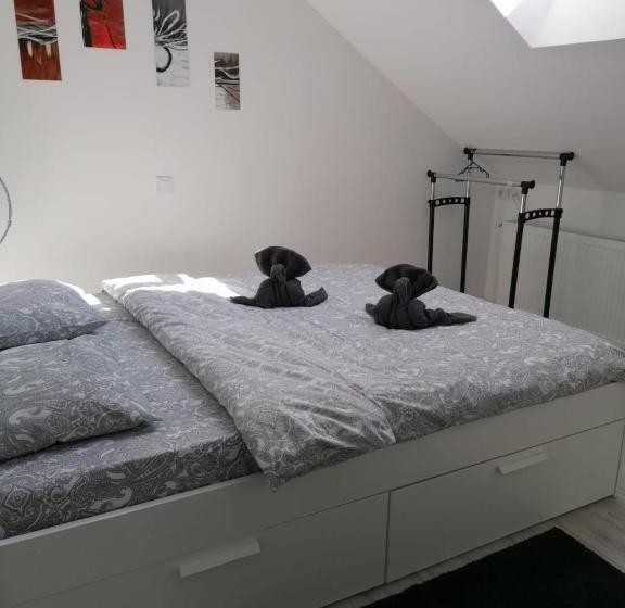 غرفة قياسية, Vila Ana