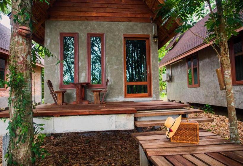 Бунгало Стандарт, Kung Nok Tha Resort Nakhon Si Thammarat