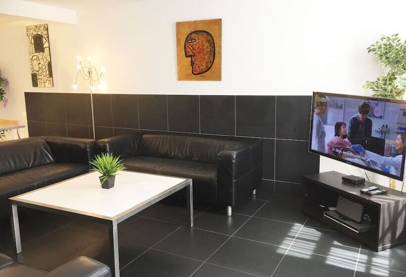 3 Bedroom Apartment, Amsterdam Nieuwmarkt Center Apartments