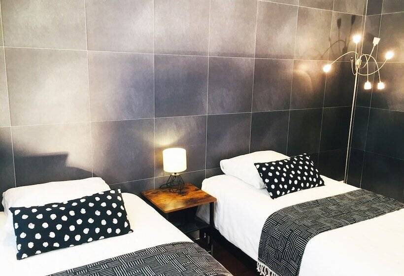 1 Bedroom Penthouse Apartment, Amsterdam Nieuwmarkt Center Apartments