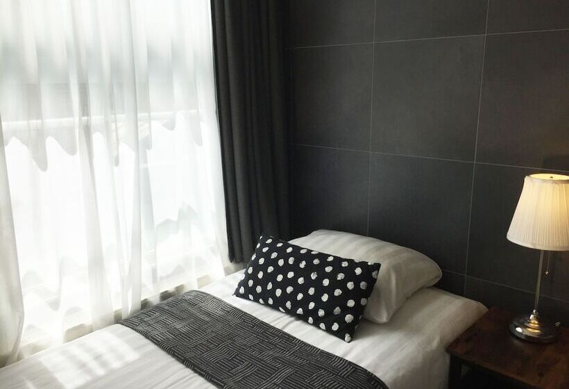 1 Bedroom Penthouse Apartment, Amsterdam Nieuwmarkt Center Apartments