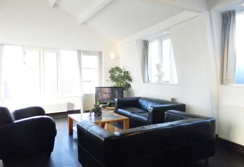 1 Bedroom Penthouse Apartment, Amsterdam Nieuwmarkt Center Apartments