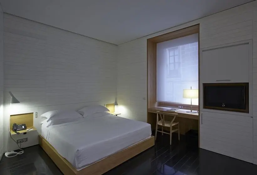Superior Kamer, Atrio
