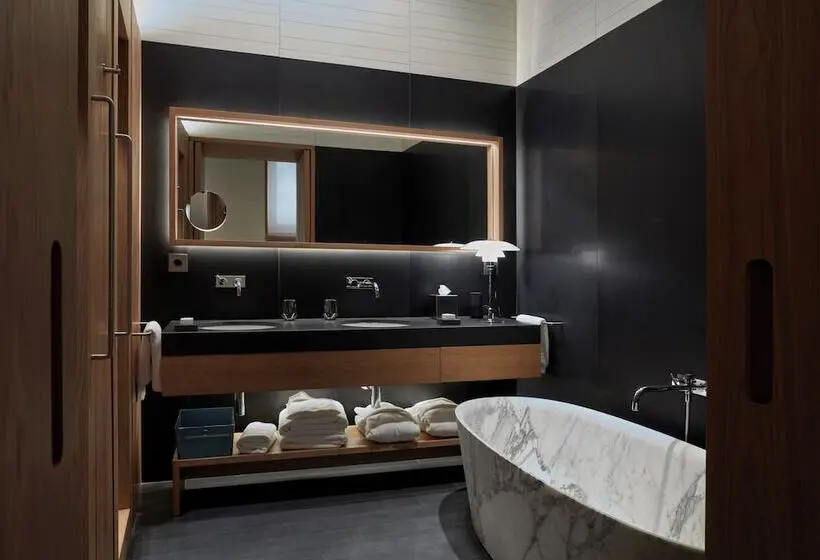 Suite, Atrio