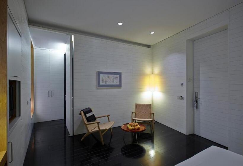 اتاق سوپریور, Atrio