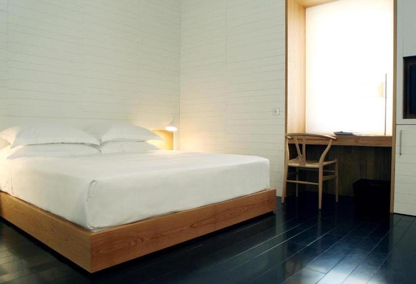 اتاق سوپریور, Atrio