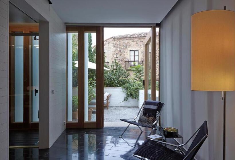 سوییت جونیور لوکس, Atrio