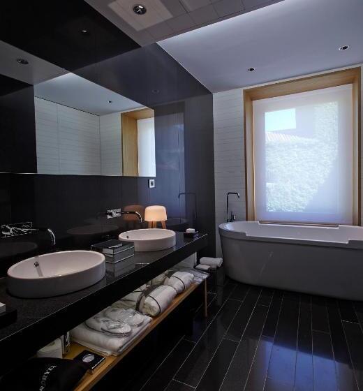 سوییت جونیور لوکس, Atrio