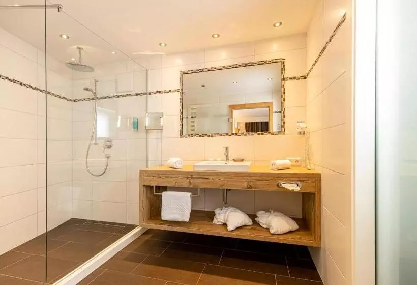 スイート, Auenhotel Kg